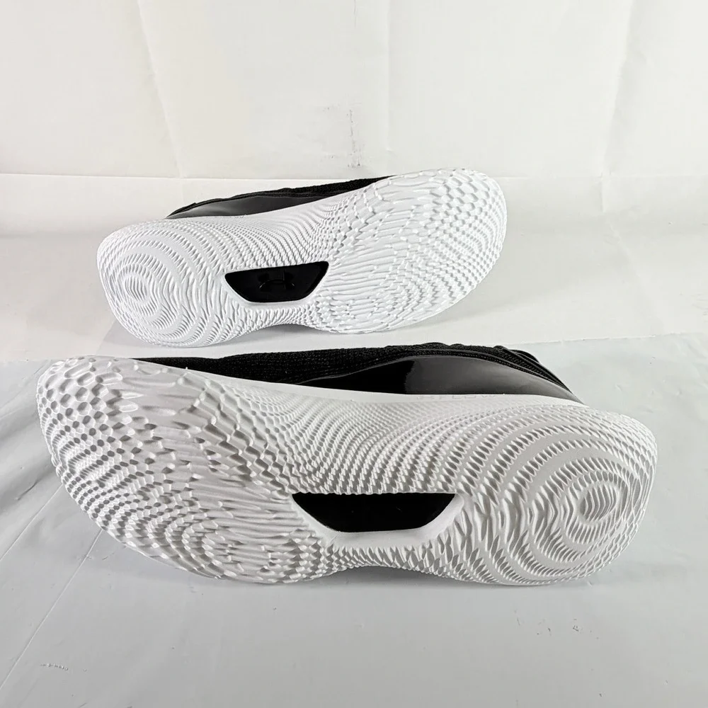 Under‎ Armour Team Curry 8 NM Black White Basketball Men 13 New Box